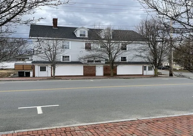 Homes for sale in Amesbury, MA | 8 10 School St, Amesbury, MA 01913 | MLS# 73536847