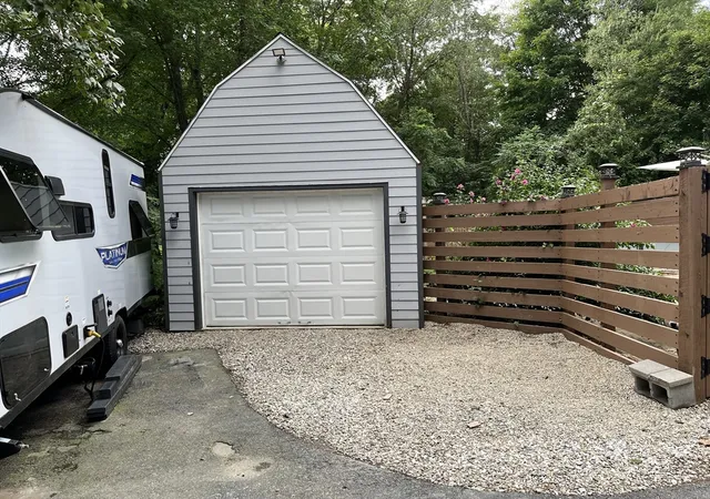 Photo 3 of Sale Pending at 1635 Providence Rd, Northbridge, MA 01534 | MLS# 73569086 | Listing updated on 2026-09-07