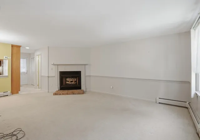 Photo 3 of Sale Pending at 5 Tuck Farm Rd #4, Auburn, MA 01501 | MLS# 73563461 | Listing updated on 2026-08-22