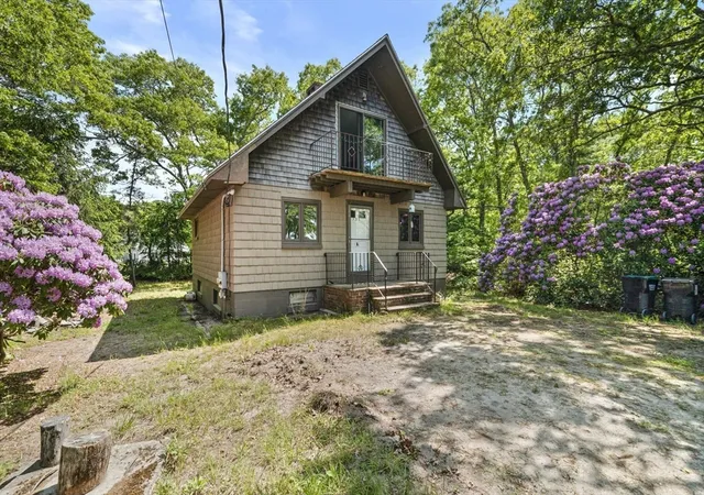 5th image of 131 Lakeview Blvd, Plymouth, MA 02360 | MLS# 73536327