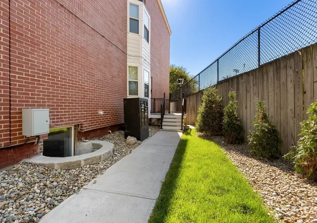 3rd image of 81 Chelsea St, Everett, MA 02149 | MLS# 73505688