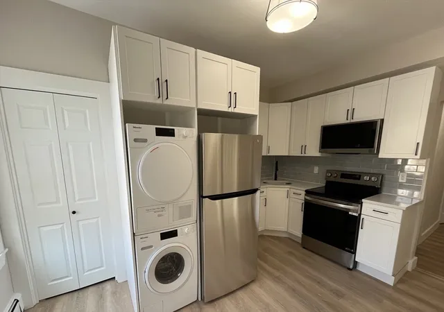 3rd image of 17 M Street, South Boston, MA 02127 | MLS# 73469155