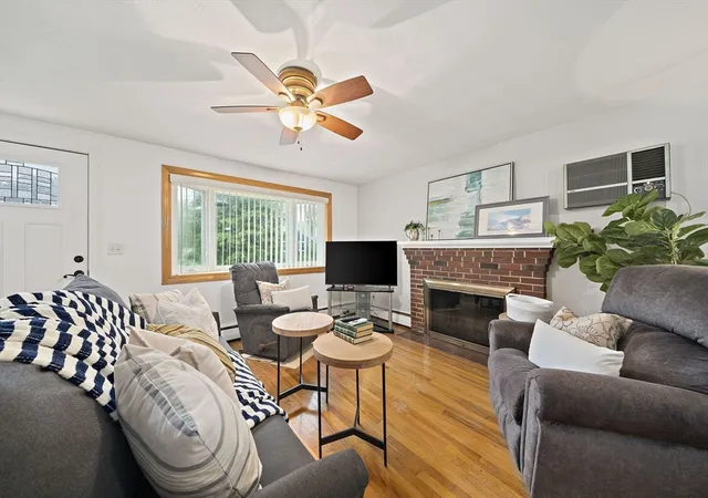 4th image of 38 Roseen Rd, Holbrook, MA 02343 | MLS# 73559607