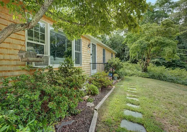 3rd image of 4 Susan Lane, Brewster, MA 02631 | MLS# 73562497