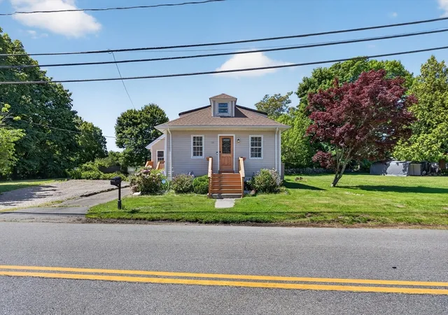 2nd image of 58 Ocean Grove Ave, Swansea, MA 02777 | MLS# 73530534