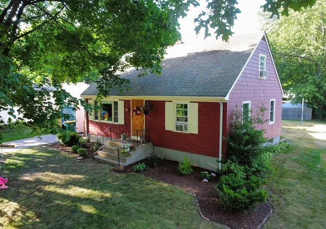 2nd image of 33 Charles St, North Attleboro, MA 02760 | MLS# 73536609