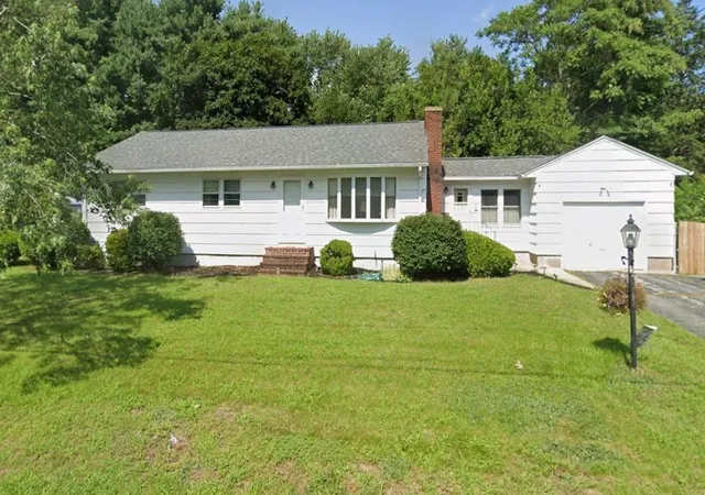 Homes for sale in Lawrence, MA | 5 Crestwood Cir, Lawrence, MA 01843 | MLS# 73486556