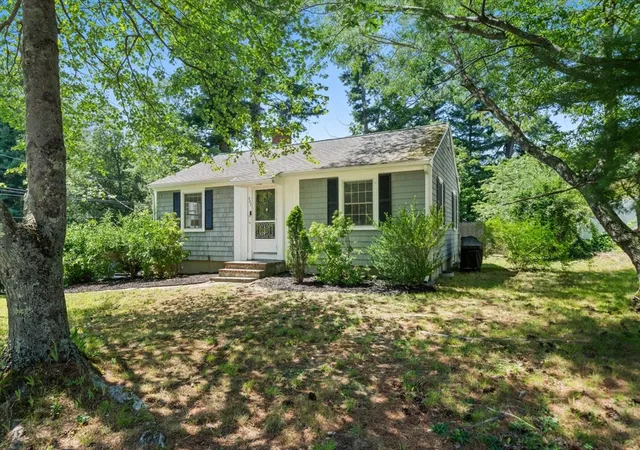 2nd image of 327 Plain Street, Marshfield, MA 02050 | MLS# 73557453