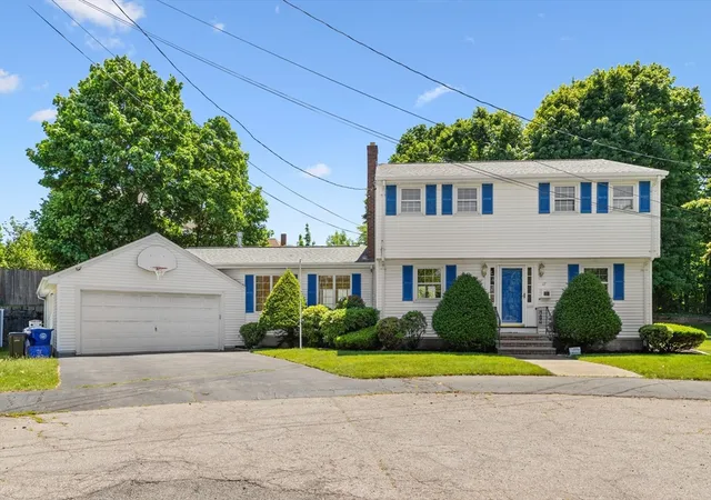 Homes for sale in Milton, MA | 17 Duggan Ln, Milton, MA 02186 | MLS# 73536730