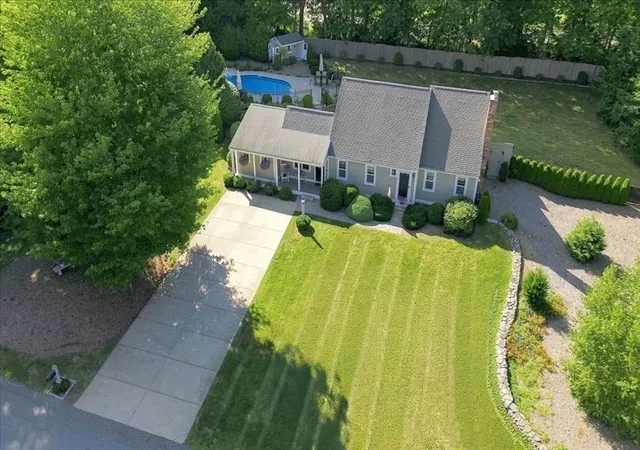 Photo 4 of Sale Pending at 3 Copper Beech Dr, Kingston, MA 02364 | MLS# 73569311 | Listing updated on 2026-09-16
