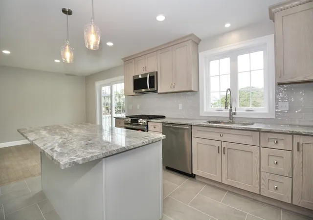 5th image of 47 Seth Daniel Dr, New Bedford, MA 02745 | MLS# 73515794