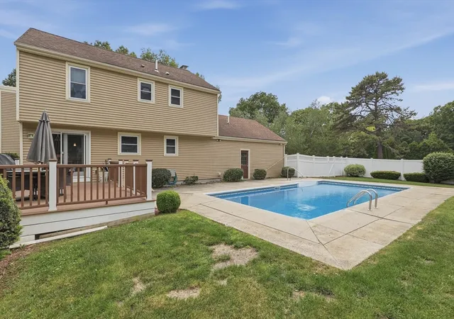 Homes for sale in Webster, MA | 35 Blueberry Hill, Webster, MA 01570 | MLS# 73536562