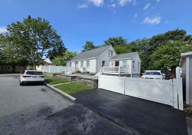 3rd image of 10 Wayne St, Fall River, MA 02721 | MLS# 73557850
