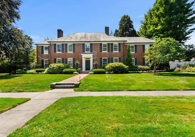 Photo 1 of Sale Pending at 20 Foxcroft Rd, Winchester, MA 01890 | MLS# 73431361 | Listing updated on 2025-09-22