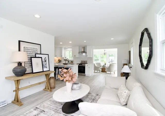 5th image of 464 Poole St, Ludlow, MA 01056 | MLS# 73529999