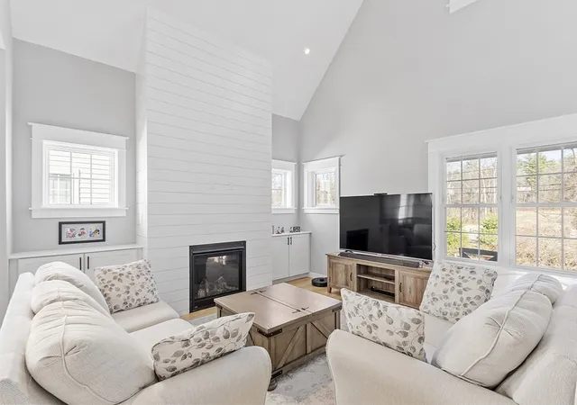 4th image of 7 Baldwin Ct #7, Harvard, MA 01451 | MLS# 73544675