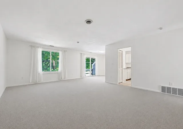 2nd image of 14 Concord Greene #8, Concord, MA 01742 | MLS# 73533728
