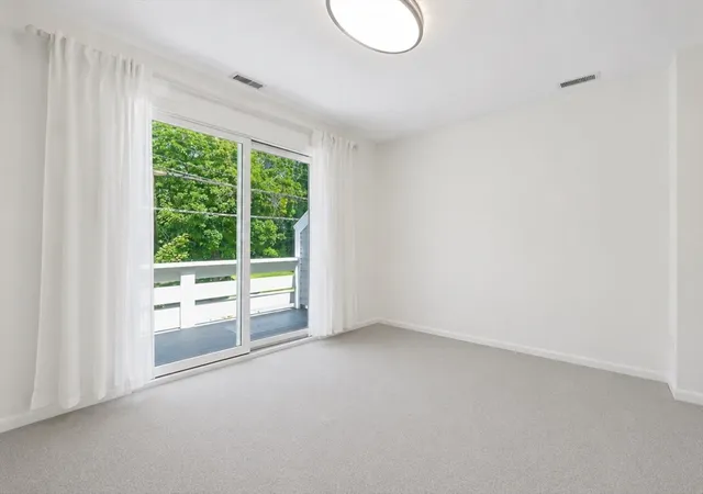 4th image of 14 Concord Greene #8, Concord, MA 01742 | MLS# 73533728