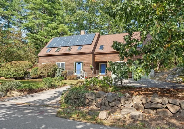 Photo 2 of Sale Pending at 28 Foster St, Beverly, MA 01915 | MLS# 73435067 | Listing updated on 2025-12-09