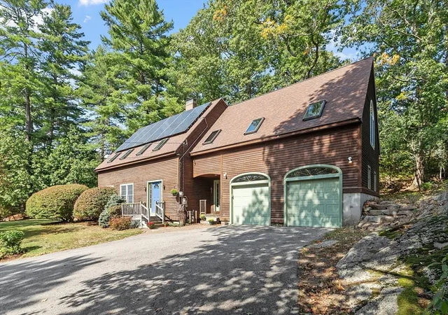 Photo 3 of Sale Pending at 28 Foster St, Beverly, MA 01915 | MLS# 73435067 | Listing updated on 2025-12-09