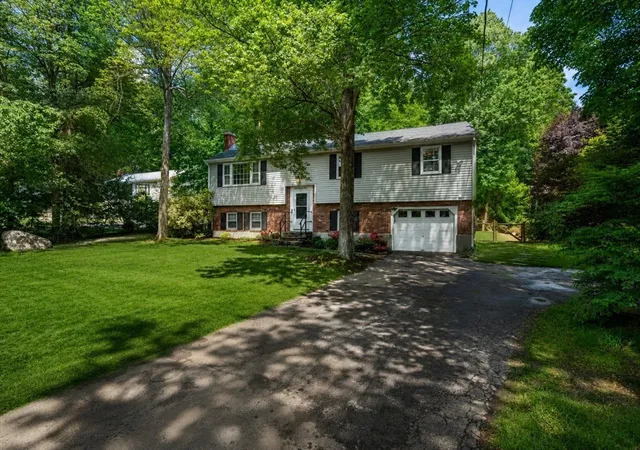 Homes for sale in Holliston, MA | 105 High St, Holliston, MA 01746 | MLS# 73528565