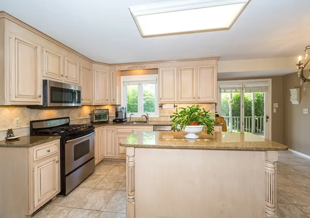 Homes for sale in Holliston, MA | 157 Rolling Meadow Dr, Holliston, MA 01746 | MLS# 73524755