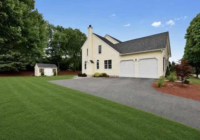 Photo 3 of Sale Pending at 7 Whitehall Way, Bellingham, MA 02019 | MLS# 73551300 | Listing updated on 2026-09-19