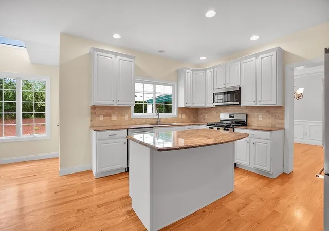 Photo 4 of Sale Pending at 7 Whitehall Way, Bellingham, MA 02019 | MLS# 73551300 | Listing updated on 2026-09-19