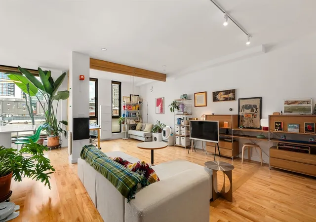 1st image of 346 Congress Street #608, Boston, MA 02210 | MLS# 73566813