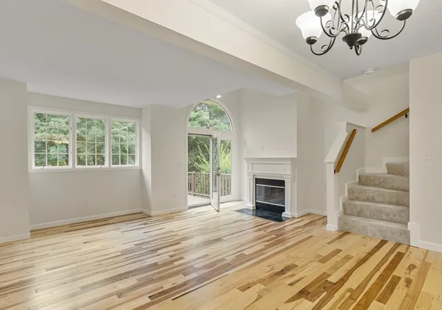 4th image of 11 Rosewood Ln, Hopkinton, MA 01077