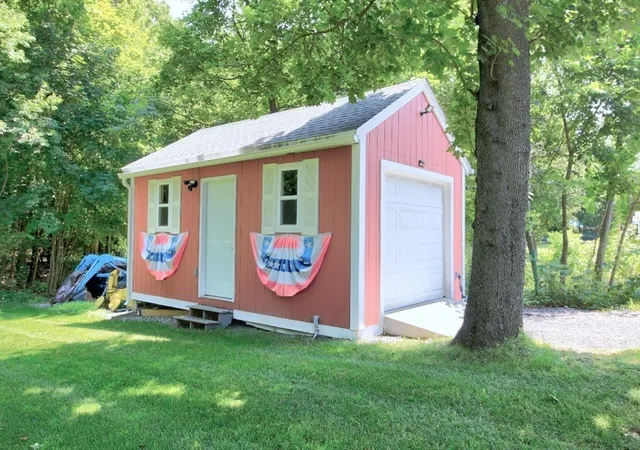 25th image of 52 Sunrise Ave, Fitchburg, MA 01420 | MLS# 73556903