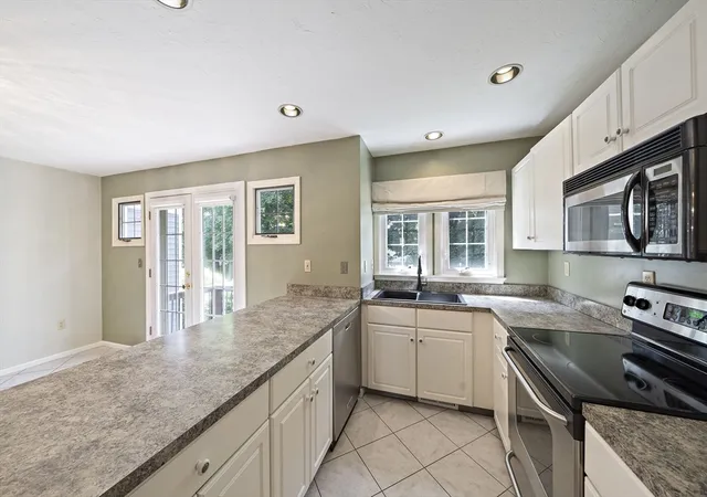 4th image of 501 Auburn St #402, Whitman, MA 02382 | MLS# 73528421