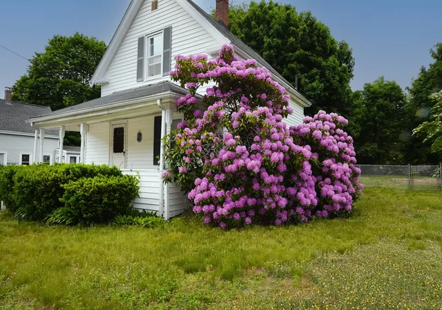 2nd image of 275 Reed St, Hanson, MA 02341 | MLS# 73541263