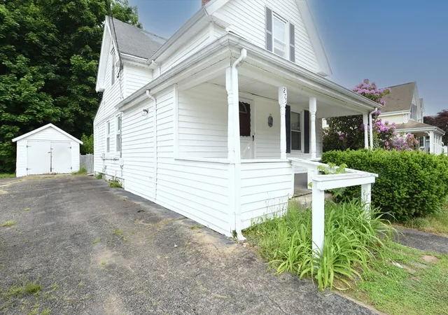 4th image of 275 Reed St, Hanson, MA 02341 | MLS# 73541263