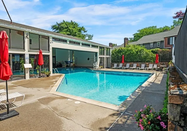 2nd image of 9 Bar Link Wy, Swampscott, MA 01907