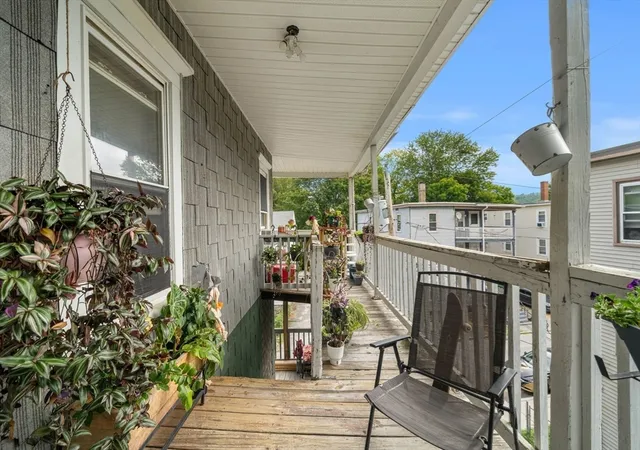 23rd image of 27 Henry St, Southbridge, MA 01550 | MLS# 73567956