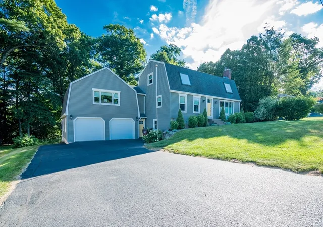 Homes for sale in Westfield, MA | 7 Stuart Pl, Westfield, MA 01085 | MLS# 73541018