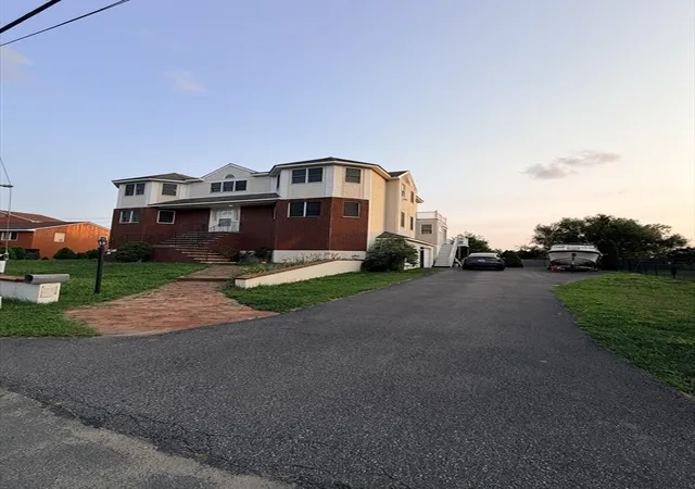 4th image of 29 Newport Rd, Hull, MA 02045 | MLS# 73564824