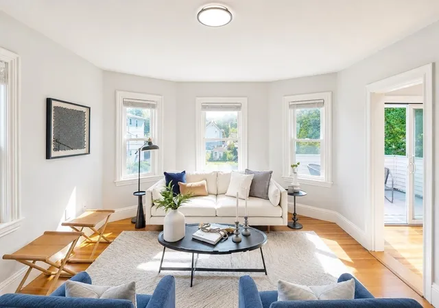 2nd image of 31 Averton St #2, Roslindale, MA 02131 | MLS# 73566536