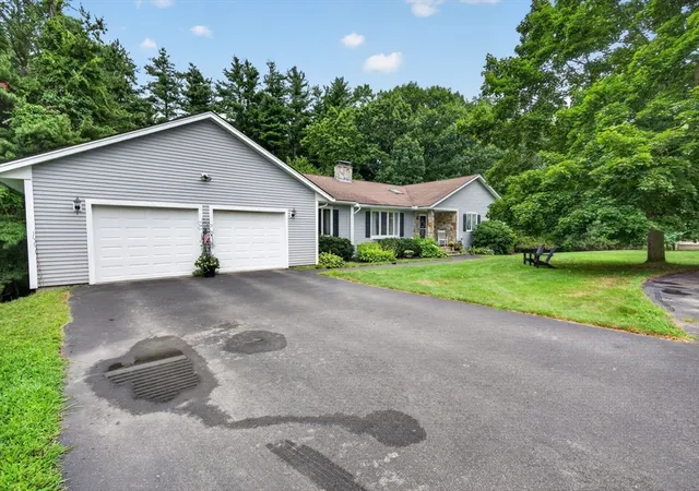 Photo 3 of Sale Pending at 38 Sable Run Ln, Methuen, MA 01844 | MLS# 73566113 | Listing updated on 2026-09-07
