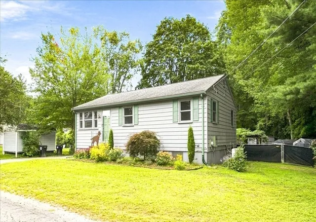 Photo 3 of Sale Pending at 8 Cross St, Halifax, MA 02338 | MLS# 73569341 | Listing updated on 2026-10-01