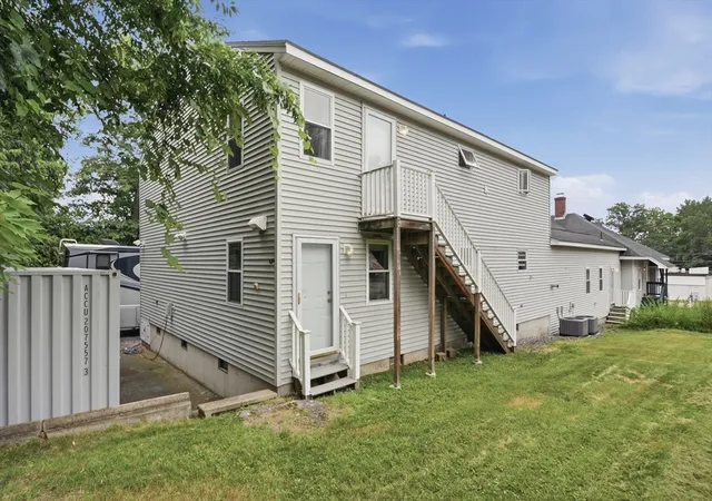 2nd image of 923 W Boylston St, Worcester, MA 01606