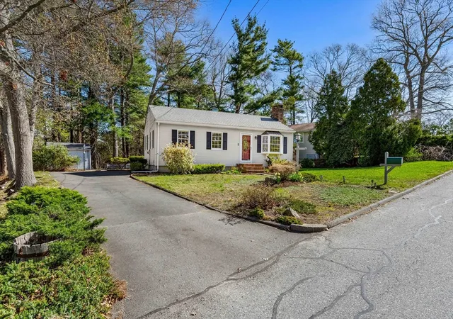 4th image of 5 Pershing Ave, Acushnet, MA 02743 | MLS# 73536957