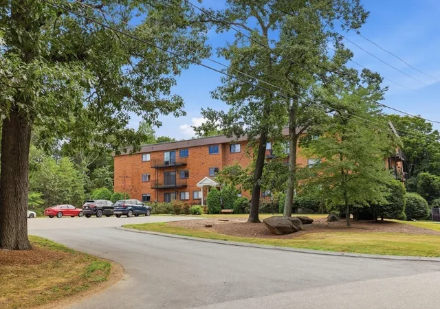 2nd image of 181 Littleton Rd #212, Chelmsford, MA 01824 | MLS# 73566635