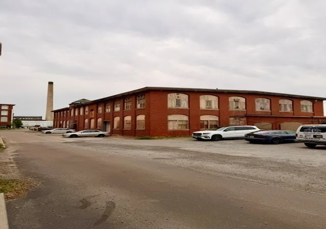 1st image of 194 R Riverside Ave, New Bedford, MA 02746 | MLS# 73519513