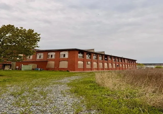 2nd image of 194 R Riverside Ave, New Bedford, MA 02746 | MLS# 73519513