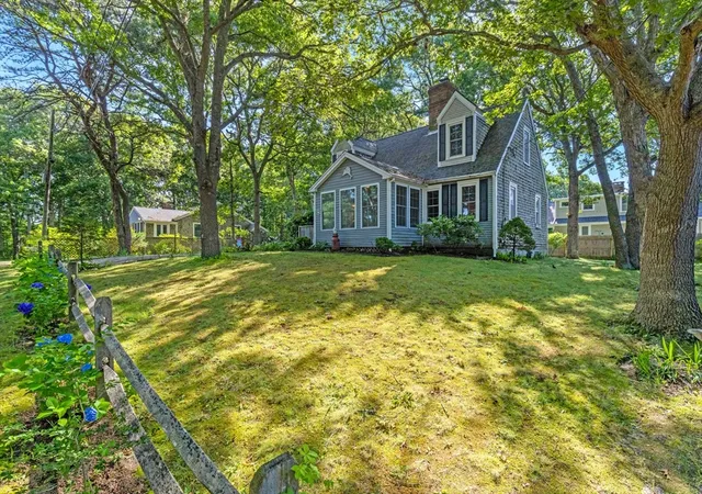 Photo 3 of Single family home for sale at 20 Park St, West Yarmouth, MA 02673 | MLS# 73554533 | Listing updated on 2026-10-07