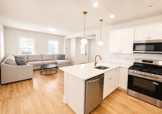 2nd image of 17-19 Clarence St, Roxbury, MA 02119 | MLS# 73563749