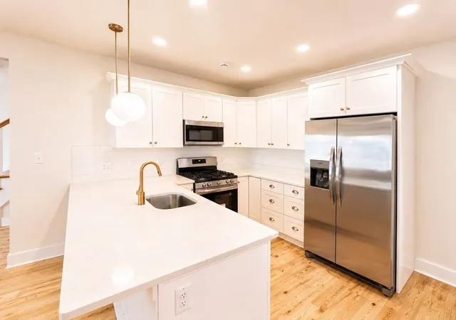 3rd image of 17-19 Clarence St, Roxbury, MA 02119 | MLS# 73563749