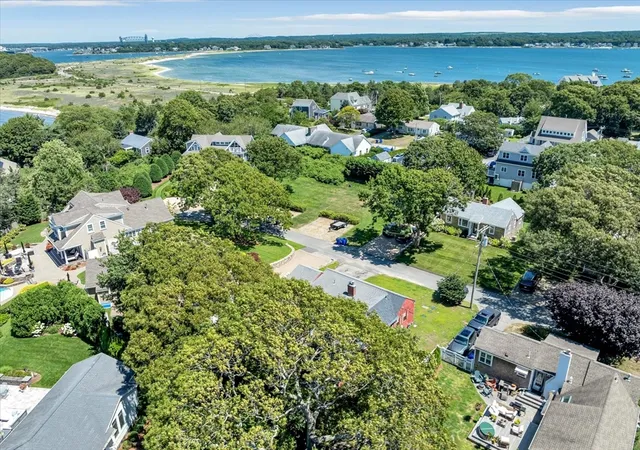 5th image of 46 Wianno Rd, Buzzards Bay, MA 02532 | MLS# 73560448